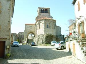 Maisons de vacances Gite dans un village medieval : Maison 2 Chambres