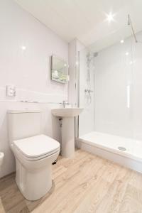 Standard Double Room - Non-Smoking room in County Hotel