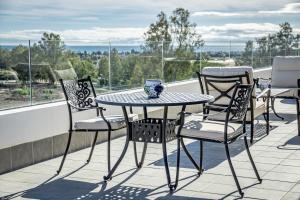 JG36B- Luxury Penthouse with Spacious Balcony