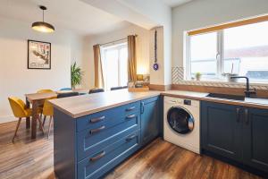 Host & Stay - By The Sea