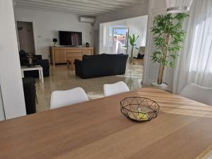 Villa Romantica by Theka Services