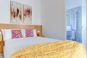 Vatican Loft with Balcony - Home and More