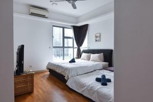 Chic 3BR High-Floor Stay with Bathtub Bkt Bintang