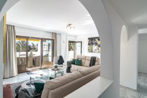 AB4 - vacation home, Marbella by Roomservices