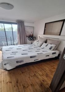 Jukskei Stay - Elephant