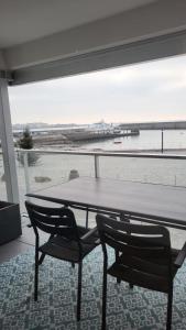 Appartement avec loggia vue mer port Maria