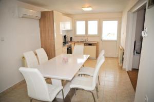 Apartment in Lopar with sea view, terrace, air conditioning WiFi 3719-1