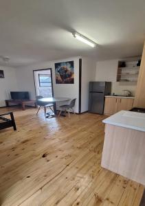 Jukskei Stay - Buffalo