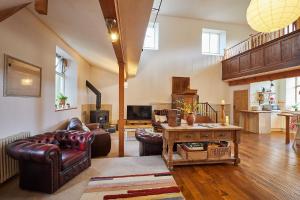 Host & Stay - Birdhope Craig Church