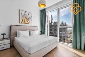 Keysplease 2BR Minutes to WTC and Downtown, Al Wasl Zaabeel Park