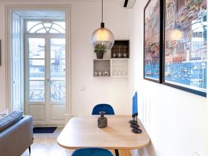 Special place with a sunny balcony facing Clerigos