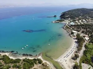 Tanjas Apartment Close to the Beach - Perítheia