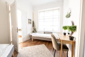 2ndhomes 2BR City Center Apartment with Balcony & Park view