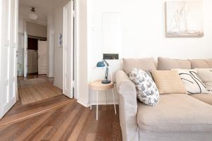 2ndhomes 2BR City Center Apartment with Balcony & Park view