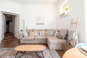 2ndhomes 2BR City Center Apartment with Balcony & Park view