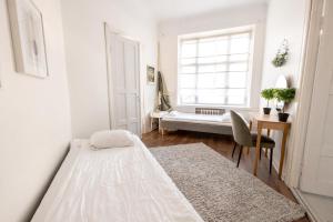 2ndhomes 2BR City Center Apartment with Balcony & Park view