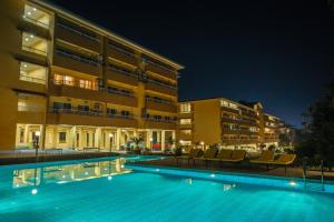 Alaya Stays 1 BHK with Balcony & Pool - Veera Marina