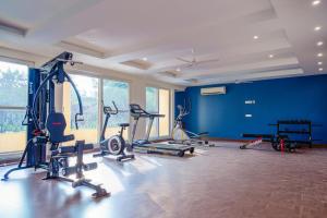 Alaya Stays 1 BHK with Balcony & Pool - Veera Marina