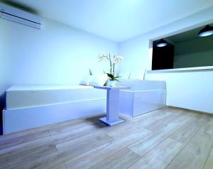 Pool and Jacuzzi Luxury Apartments