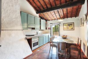 Deluxe Two-Bedroom Apartment with Garden View