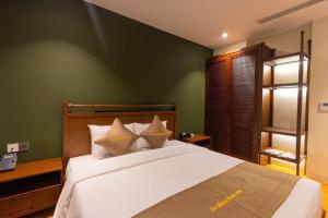 Phòng Deluxe Giường Đôi Có Ban Công (Deluxe Double Room with Balcony)