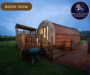 The Galloway Steading - The Herons Nest, secure garden and with Hot Tub and Fire Pit - Glenluce