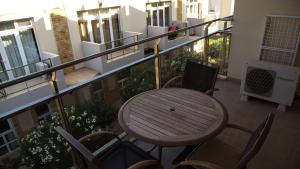 Apartment with Garden View
