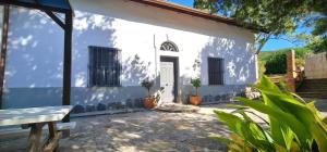 Three-Bedroom Villa (8 Adults) room in Complejo Rural Huerta Grande