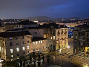 Appartements Click! Magical Views Notre-Dame, Vieux Port & Rooftops - Walk to All : photos des chambres