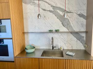 Appartements Click! Magical Views Notre-Dame, Vieux Port & Rooftops - Walk to All : photos des chambres