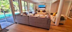 Gold Coast 6 BR House with Pool