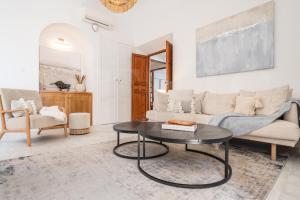 Spanish Architectural Gem Duplex - Center by REMS