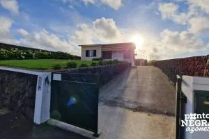 Johnnys House by PontaNegraAzores - Altares