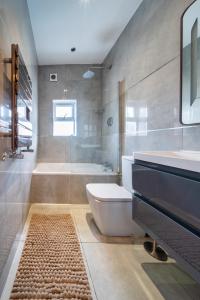 Stylish 1BR Prime Location Near Station and Shops