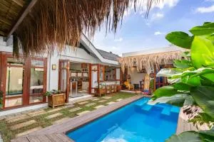 Bali-Inspired Villa with Private Pool ,Sleeps 10 - Laguna