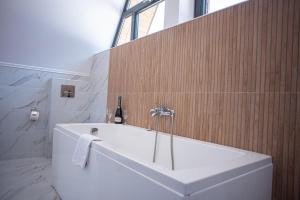 Yael Luxury Apartments 6