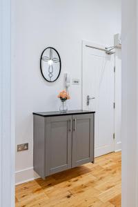 Charming 1BR Prime Location Near Station & Shops