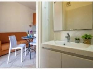 Cozy flat just steps from Baia delle Mimose beach