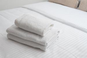 Metro Wierzbno Homely Apartment by BookingHost