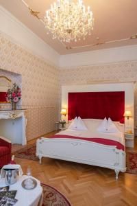 Family Room room in Pertschy Palais Hotel