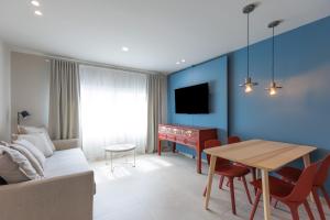 Ocean View 2 Bedrooms Flat - Air Conditioning & Free Parking & Wi-Fi