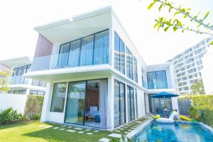 Hoi An Wyndham Beachfront Resort 3 bedroom pool villa