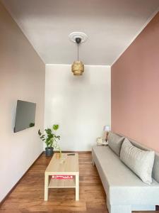 Lemon Yard Apartment