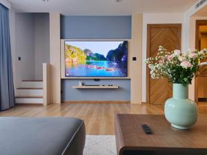 Wonderful View Duplex in La Vita