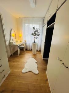 großes Haus im Landhausstil mitten in Wangen