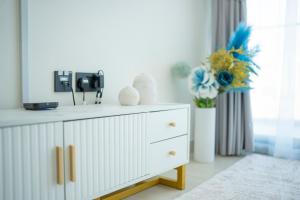 AWS Holiday Homes - Perfect Dubai Stay!