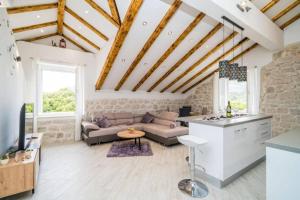 Top Location Three Bedroom Apartment