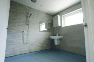 Carew in the heart of Bantham with panoramic sea views