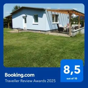 Gästehaus mit 3 separaten Schlafbereichen, Terrasse und Carport - Neu Bötzow