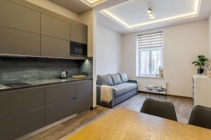 Royal apartment on Kovzhyna 6